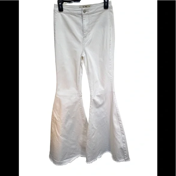 We the Free Just Float On Flare Jeans - Picture 5 of 9